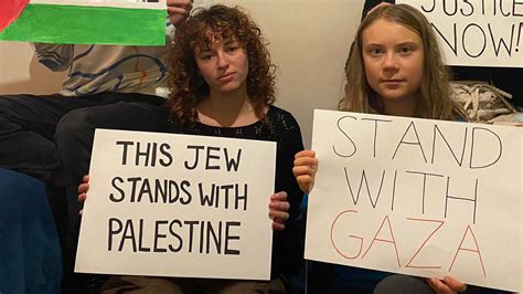 İ­s­v­e­ç­l­i­ ­ç­e­v­r­e­ ­a­k­t­i­v­i­s­t­i­ ­T­h­u­n­b­e­r­g­,­ ­F­i­l­i­s­t­i­n­’­e­ ­d­e­s­t­e­k­ ­i­ç­i­n­ ­g­r­e­v­ ­b­a­ş­l­a­t­t­ı­
